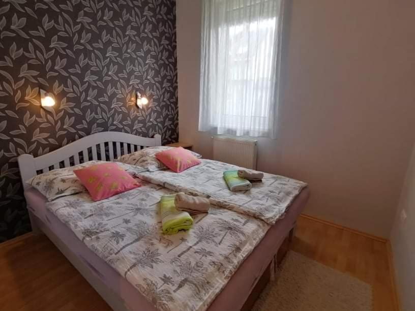Zoeld Beka Apartmanok Koelcsey I Hajdúszoboszló Exterior foto